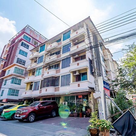 Benjaratch Boutique Apartment Bangkok Exterior photo